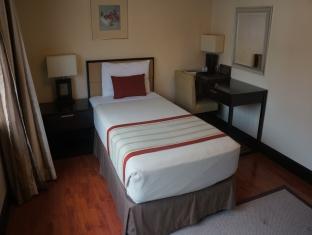 Iriga Plaza Hotel Extérieur photo