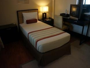 Iriga Plaza Hotel Extérieur photo